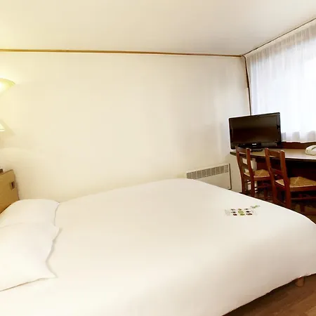 Hotel The Originals City, Du Lac, La Ferté-bernard 2*
