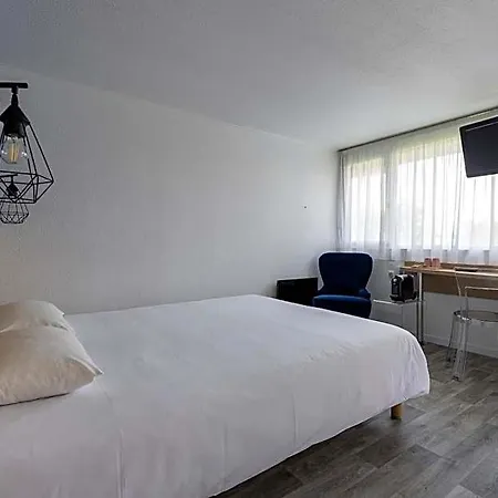 Hotel Le 2 By Akena - Bernard 2*