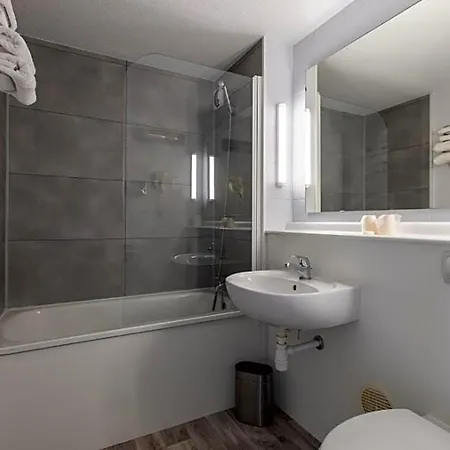 Hotel Le 2 By Akena - Bernard La Ferté-Bernard