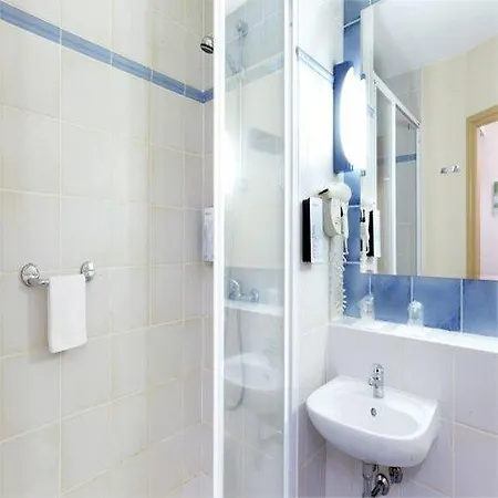 Le 2 By Akena - Bernard Hotel
