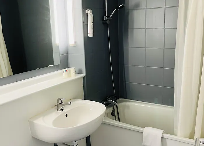 Hotel Le 2 By Akena - Bernard